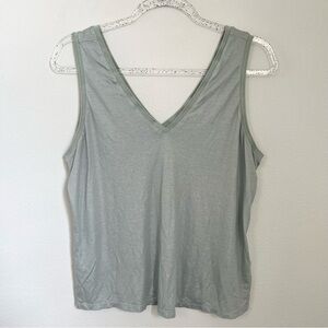Ted Baker Metalia Metallic V Neck Casual Classic Tank Top 
Aqua metallic Size M